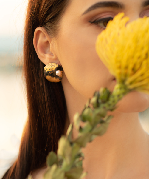 Atelier Round Earrings – White - Image 3